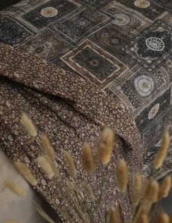 ORIENTAL -tikki ruskea