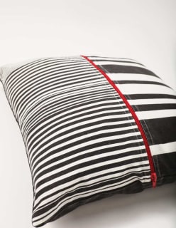 STRIPES -tyynynpäällinen 42x45 cm musta