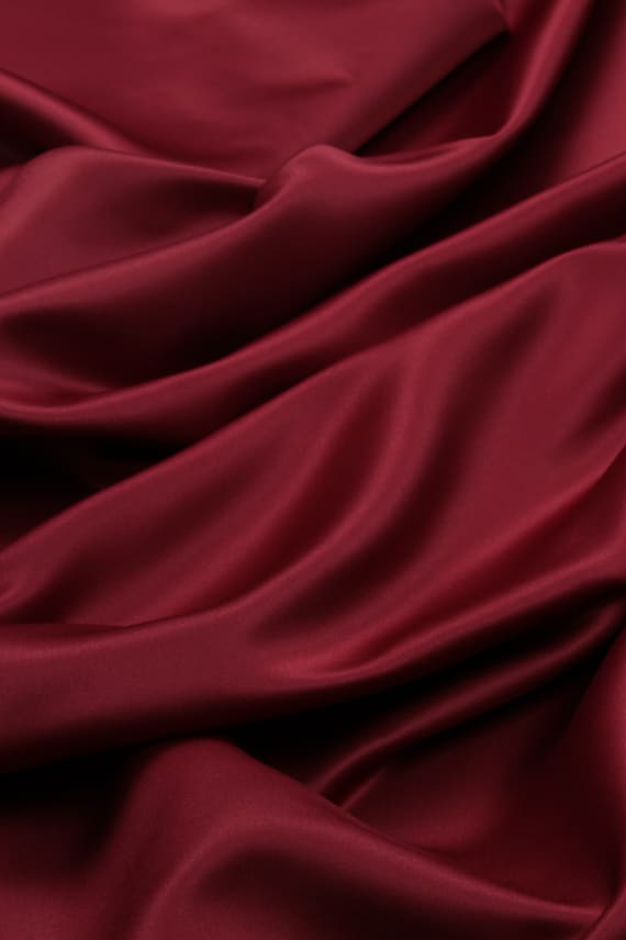 DUCHESS -SATIINI 2 tummanpunainen