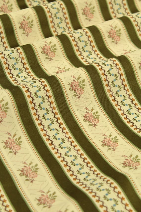 AMADEUS tummanvihreä