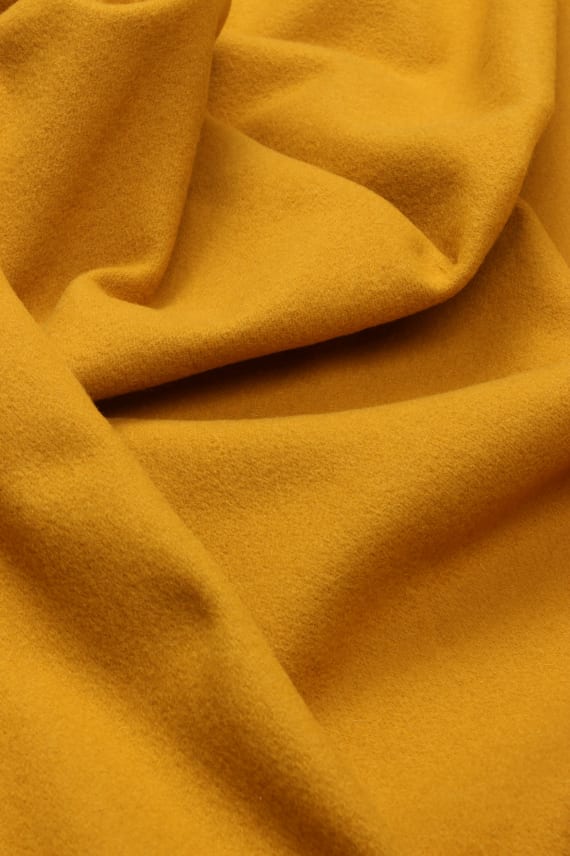 MOSS 12 tummakeltainen