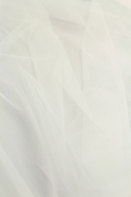 YLEISTYLLI- kova valkoinen