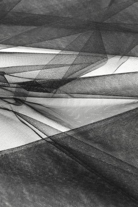 YLEISTYLLI- kova musta