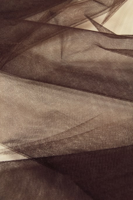 YLEISTYLLI- kova ruskea