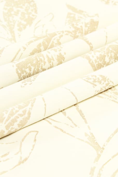 LEHVIEN VARJOSSA kulta