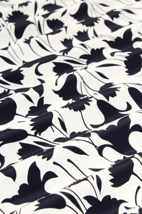 MUSTAT TULPPAANIT luonnonvalkoinen