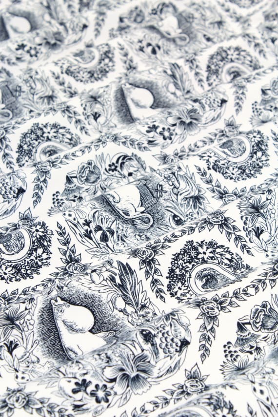 MUUMIPAPAN MUISTELMAT -trikoo musta