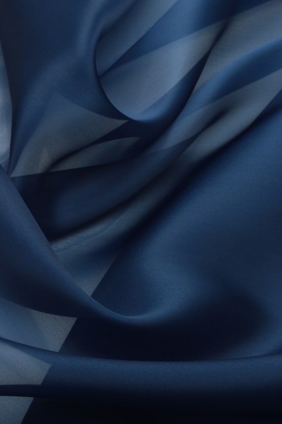 DORIS -silkkiorganza tummansininen