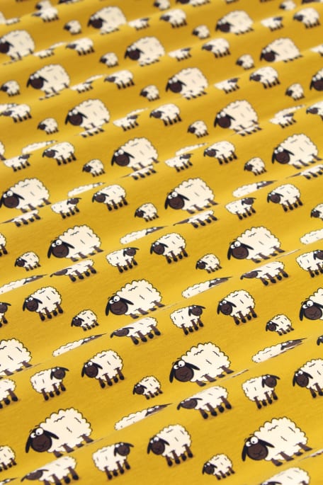 LAUHKEA LAMMAS tummakeltainen