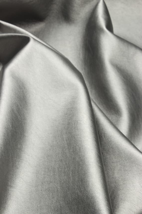 SHINING -keinonahka hopea