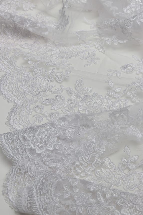 MARIELLA -pitsi valkoinen