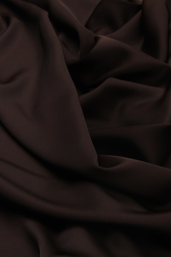 CATHARINE tummanruskea