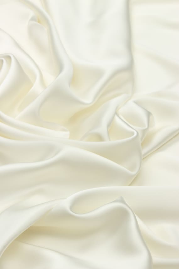 JULIETA -kreppi luonnonvalkoinen