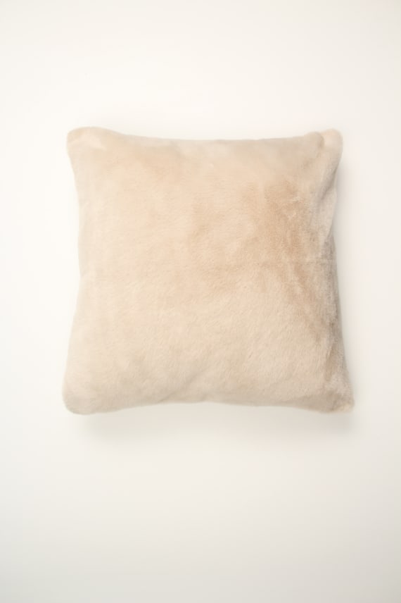 FUR -tyynynpäällinen vaaleabeige