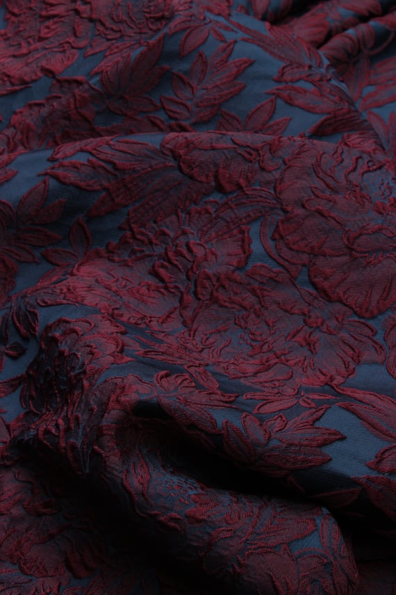 JACQUARD FLOWER viininpunainen