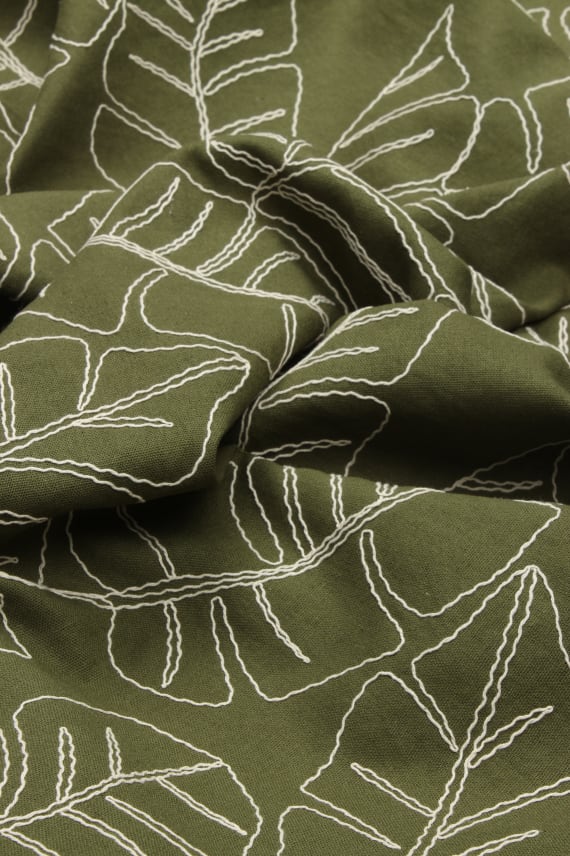 GREEN LEAVES -brodeerattu tummanvihreä