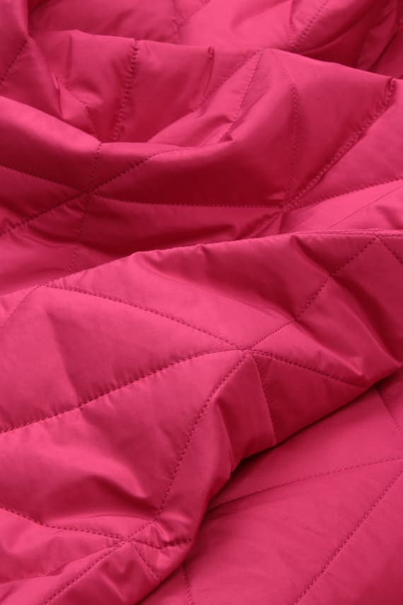 TRIANGLE -tikki aniliininpunainen