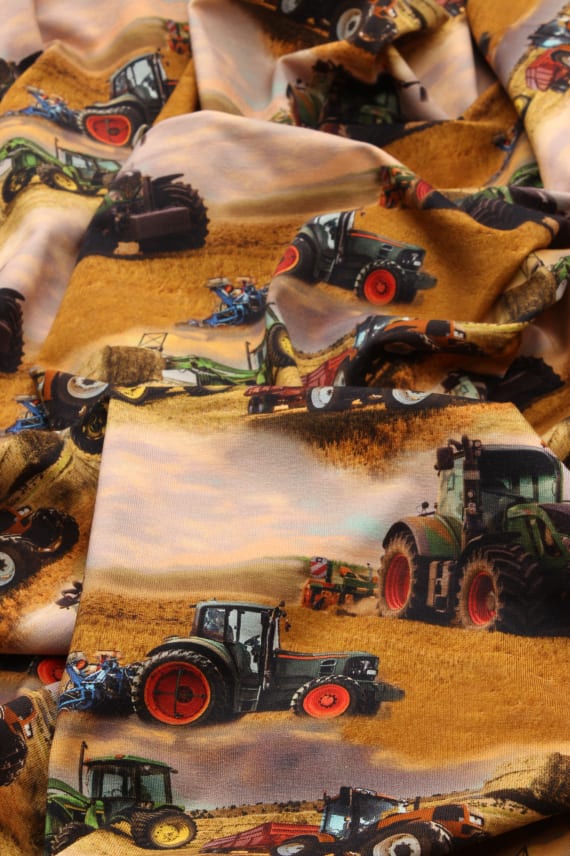 PELTOTÖISSÄ -trikoo tummakeltainen