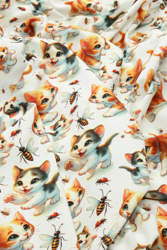 LEIKKIVÄT KISSAT -trikoo valkoinen