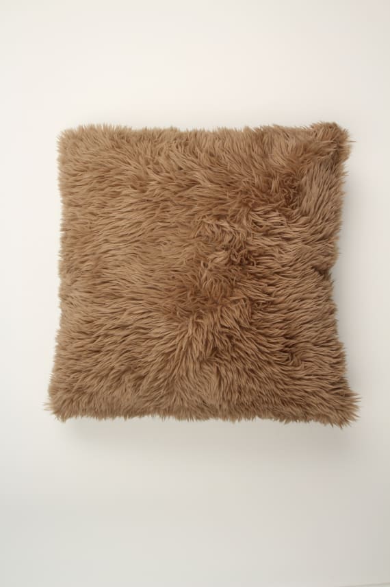 FLUFFY -tyynynpäällinen tummabeige