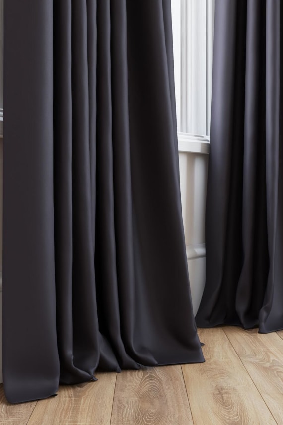 SLEEK -satiini musta