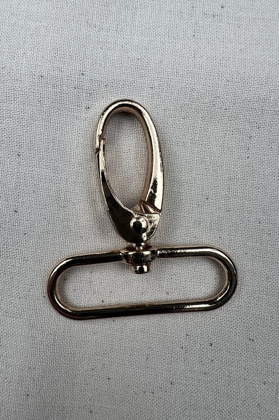 KARABIINILUKKO 38MM METALLI kulta