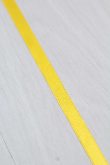 SATIININAUHA KAKSIPUOLEINEN 10MM keltainen