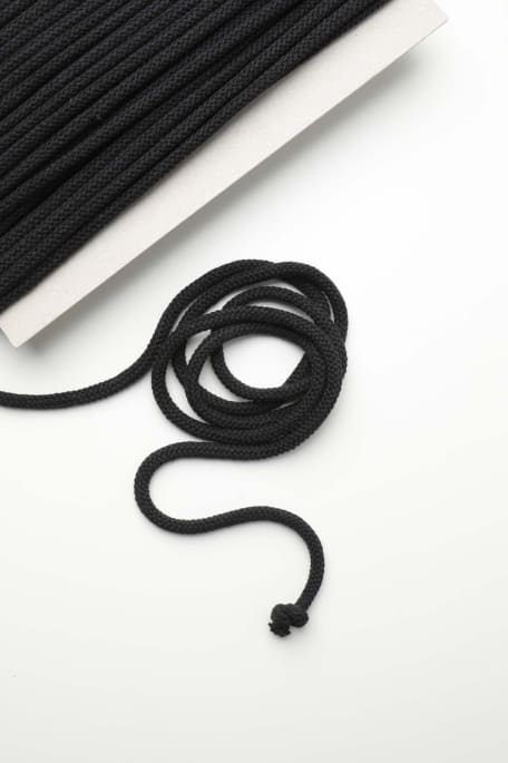 PUUVILLANYÖRI 9MM musta